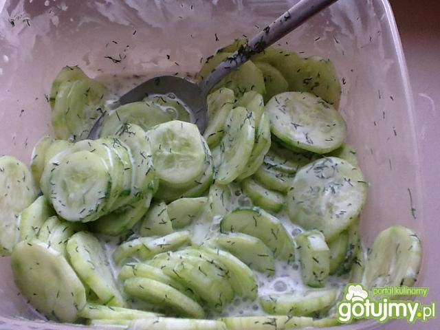 Mizeria na bazie jogurtu