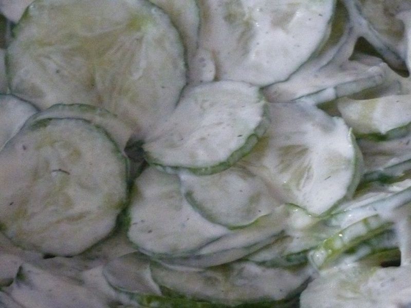 Mizeria w sosie czosnkowym Mizeria w sosie czosnkowym