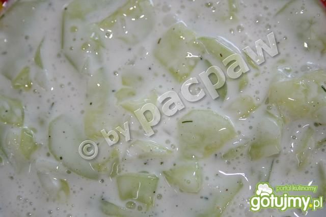 Mizeria z dodatkiem mięty i koperku