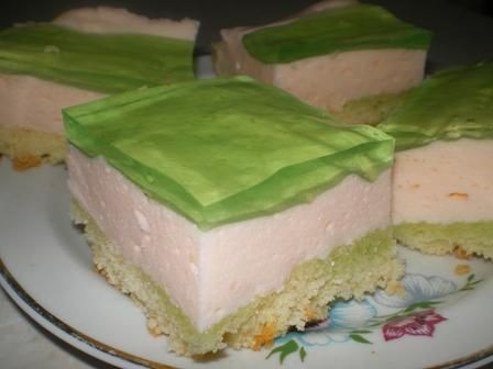 mleczna pianka na biszkopcie mleczna pianka na biszkopcie