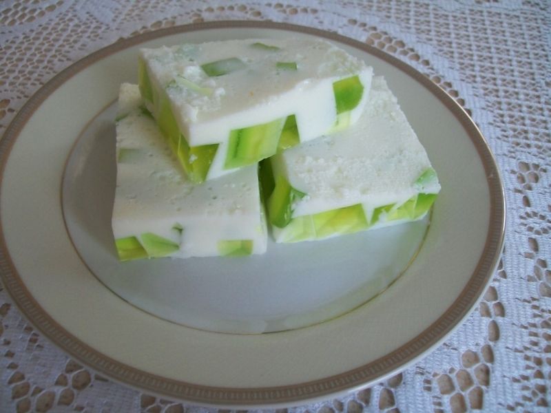 Mleczne kostki z galaretką