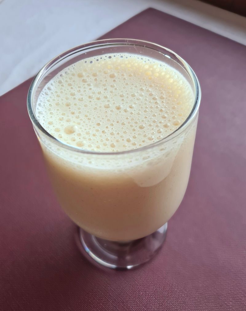 Mleczno-bananowy koktajl Mleczno-bananowy koktajl