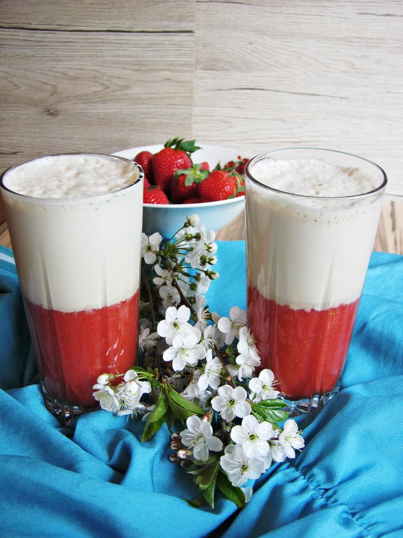 Mleczny koktajl kawowo-truskawkowy Mleczny koktajl kawowo-truskawkowy