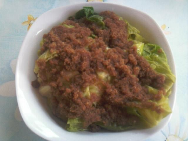 Młoda kapusta a bułką tartą