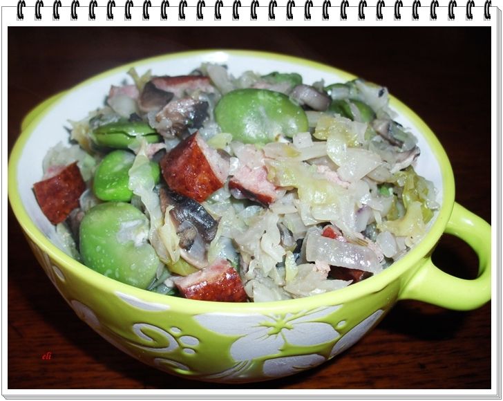 Młoda kapusta Eli z bobem,pieczarkami i kiełbasą