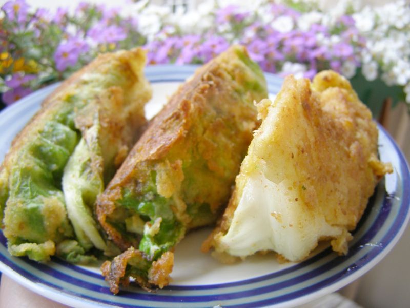 Młoda kapusta w panierce smażona Młoda kapusta w panierce smażona