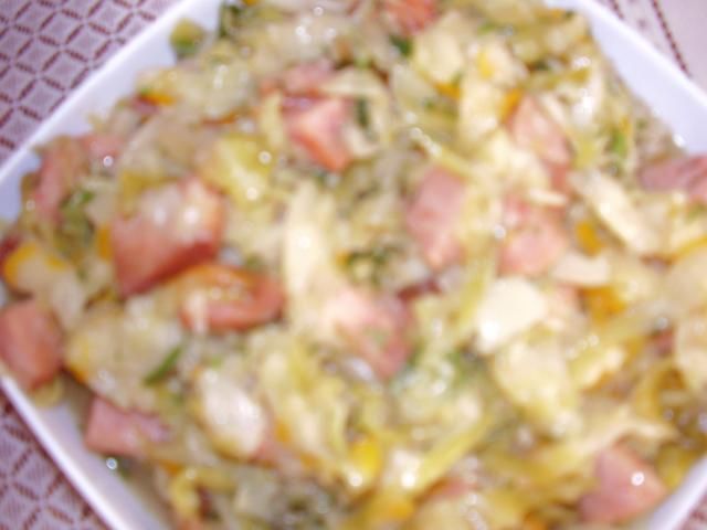 Młoda kapusta z boczkiem