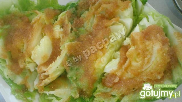 Młoda kapusta z bułką smażoną