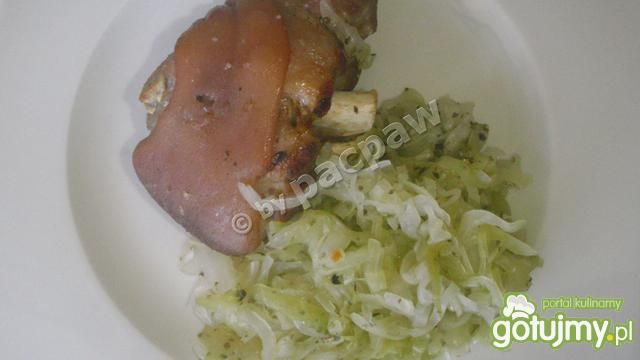 Młoda kapusta z golonką Młoda kapusta z golonką