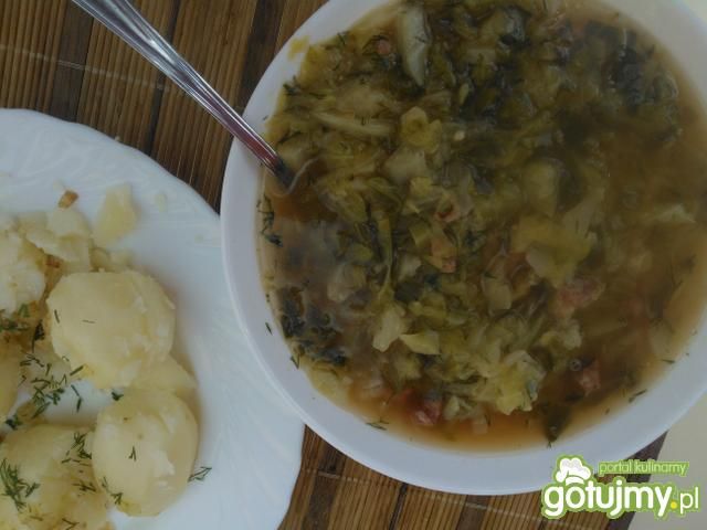 Młoda kapusta z kiełbasą