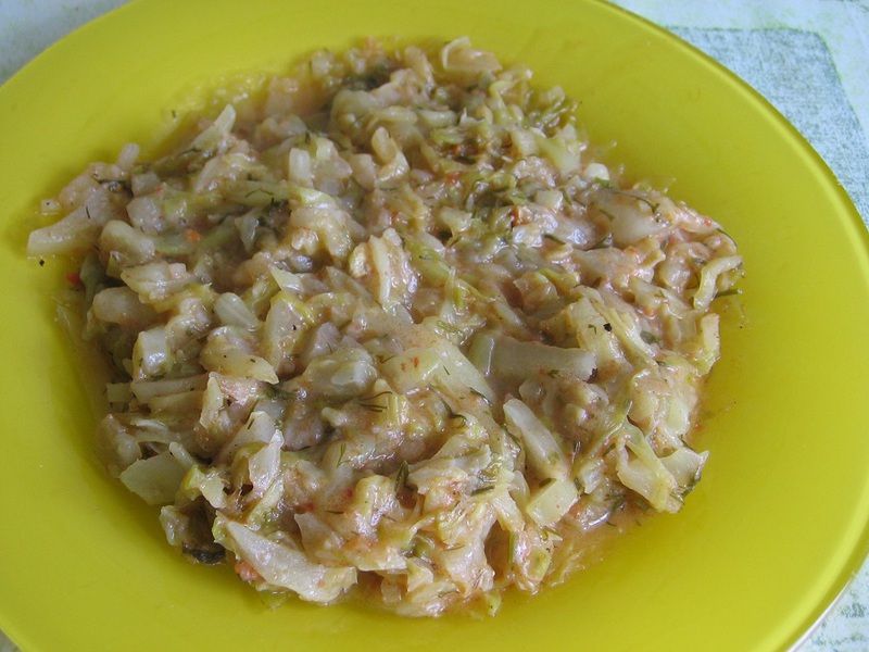 Młoda kapusta z koperkiem i zasmażką