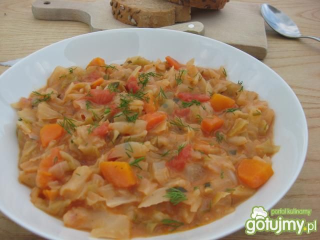 Młoda kapusta z warzywami Młoda kapusta z warzywami