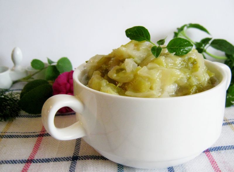 Młoda kapusta zasmażana