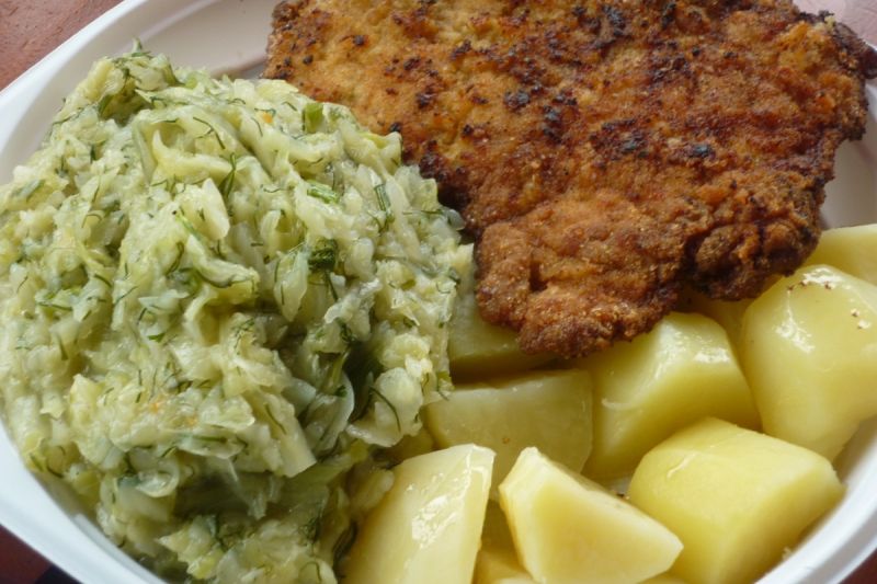 Młoda kapusta zasmażana z koprem