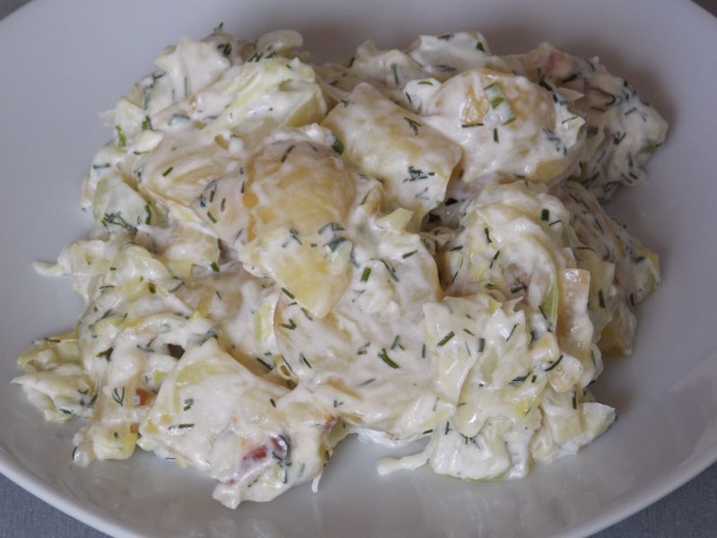 Młoda kapusta zasmażana z ziemniakami