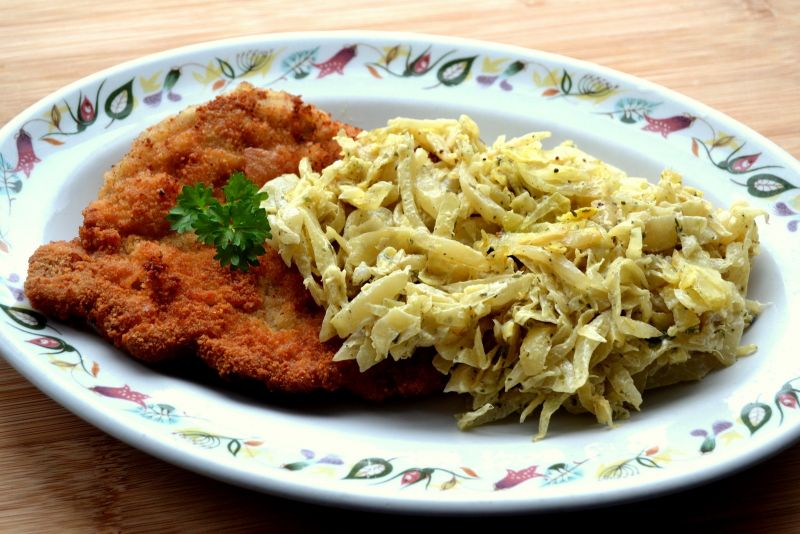 Młoda kapusta zasmażana ze śmietaną