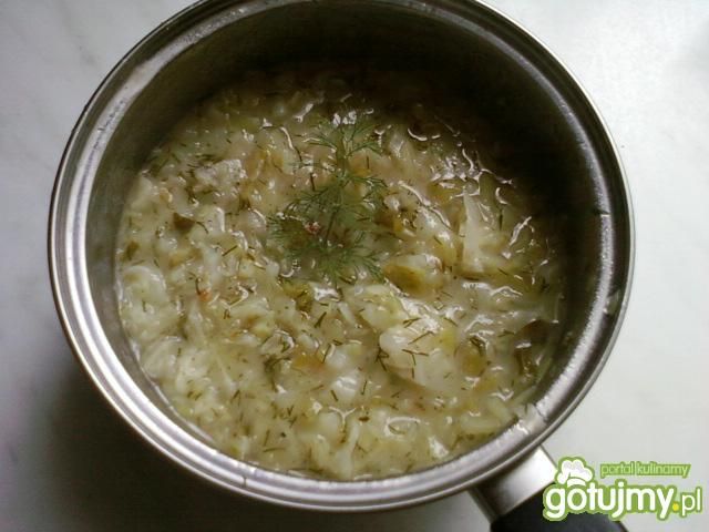 Młoda kapusta zasmażna z koperkiem