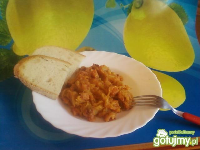 Młoda kapustka lekko odchudzona.