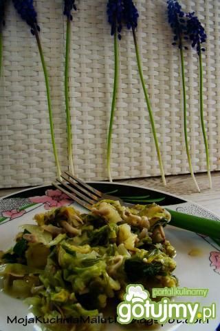 Młoda kapustka z pieczarkami 