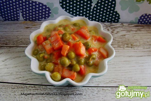 Młoda marchewka z groszkiem Młoda marchewka z groszkiem