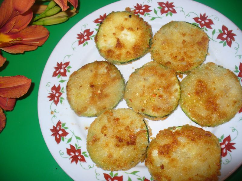 Młode cukinie panierowane i smażone