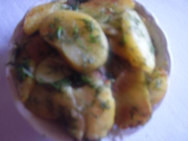 Młode ziemniaczki odsmażane na maśle  Młode ziemniaczki odsmażane na maśle