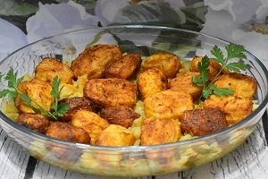 Młode ziemniaki na młodej kapuście