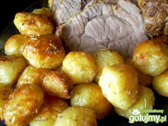 Młode ziemniaki pieczone z rozmarynem Młode ziemniaki pieczone z rozmarynem