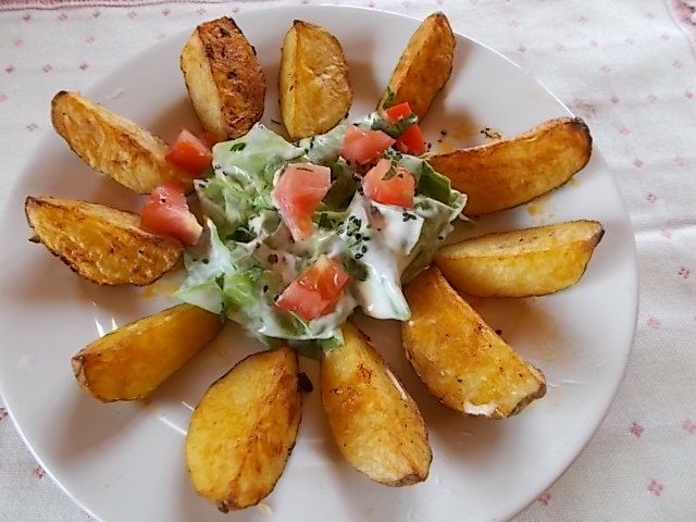 Młode ziemniaki w mundurkach Młode ziemniaki w mundurkach