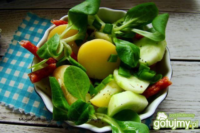 Młode ziemniaki z kabanosem Młode ziemniaki z kabanosem