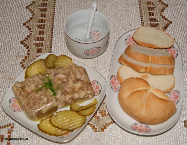 Mocno czosnkowa galaretka z kurczaka  Mocno czosnkowa galaretka z kurczaka