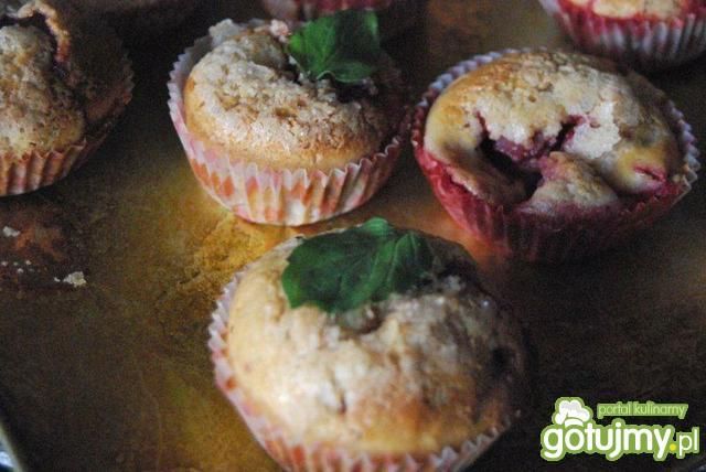 Mocno truskawkowe muffiny Mocno truskawkowe muffiny