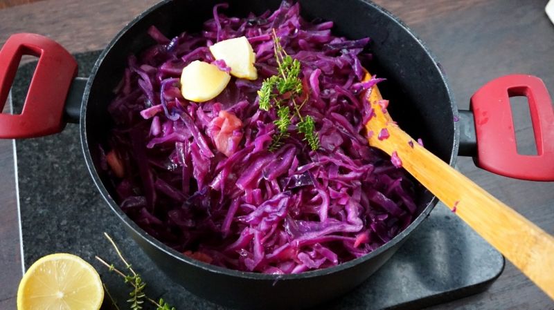 Modra kapusta z jabłkiem