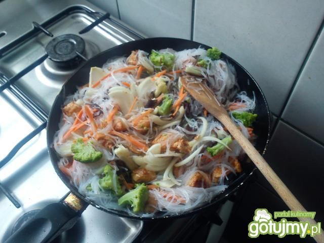 Mój kurczak z makaronem ryżowym