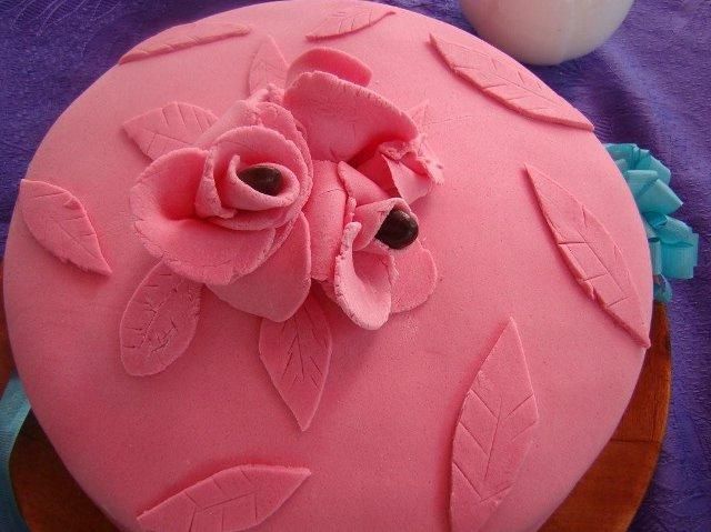 Moj pierwszy tort z masą cukrową Moj pierwszy tort z masą cukrową