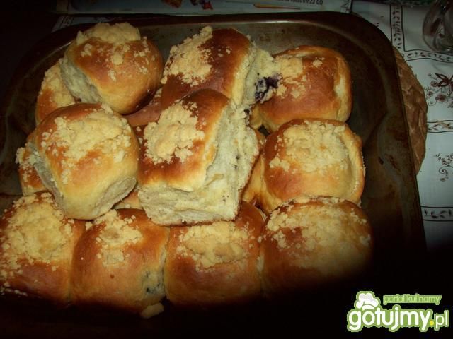 Moje drożdżowe bułeczki z jagodami  Moje drożdżowe bułeczki z jagodami