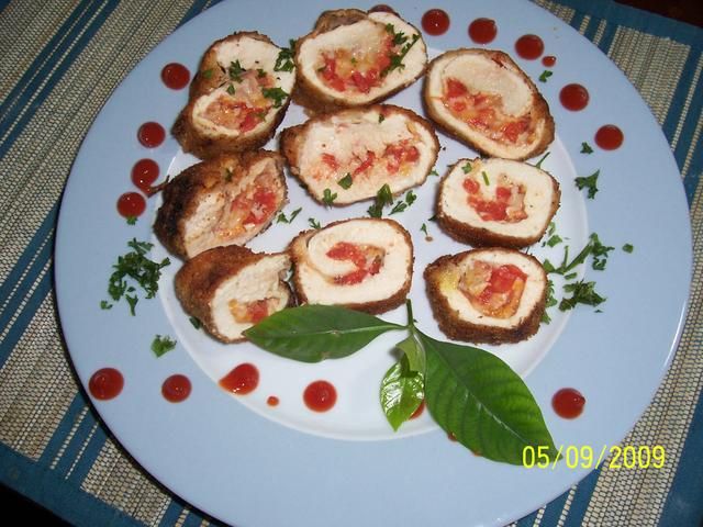 Moje roladki z filetow z kurczaka.