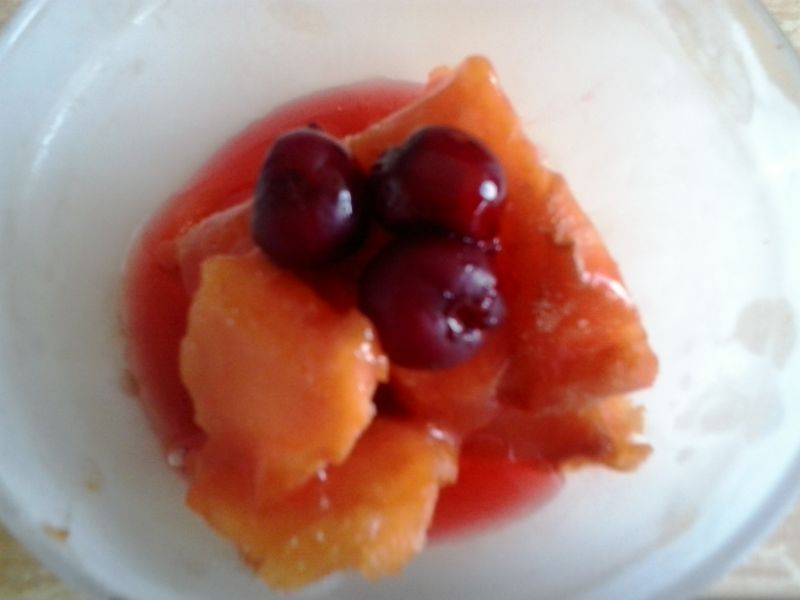 Morelowe lody lub jak ktoś woli owocowy sorbet Morelowe lody lub jak ktoś woli owocowy sorbet