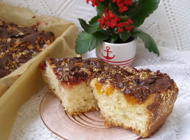 Drożdżowe ciasto morelowo śliwkowe   Drożdżowe ciasto morelowo śliwkowe