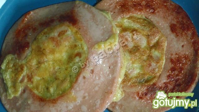 Mortadela smażona z jajkiem Mortadela smażona z jajkiem