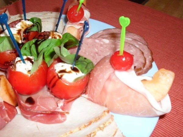 Mozzarella w pomidorku. Mozzarella w pomidorku.