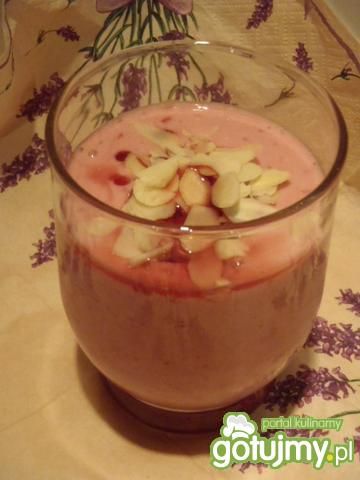 Mroźny kremowy koktajl Mroźny kremowy koktajl