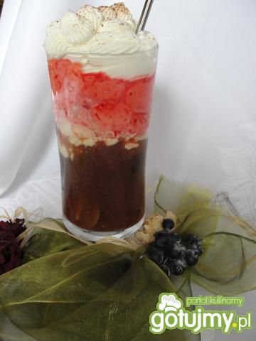 Mrożona kawa black-red-white z syropem 