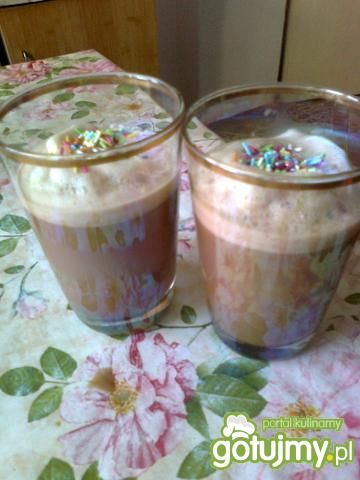 Mrożona kawa owocowa