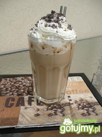 Mrożona kawa z bitą śmietaną Mrożona kawa z bitą śmietaną