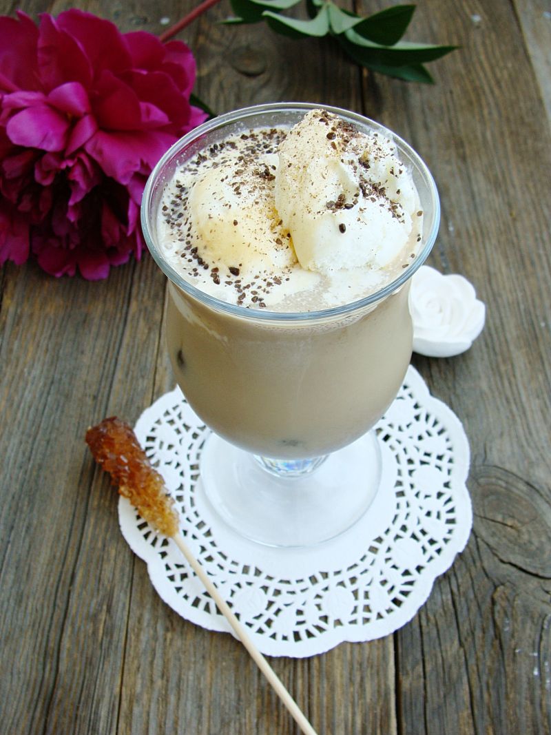 Mrożona kawa z likierem Mrożona kawa z likierem