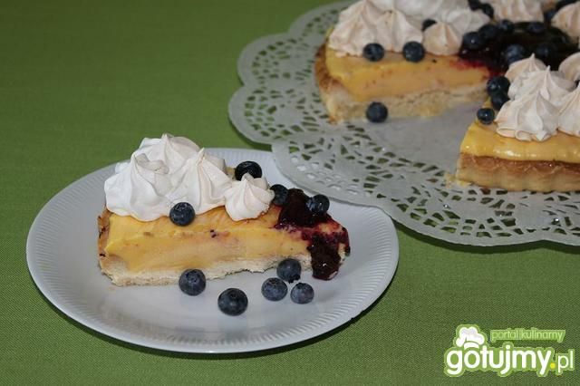 Mrożona tarta pomarańczowa z borówkami