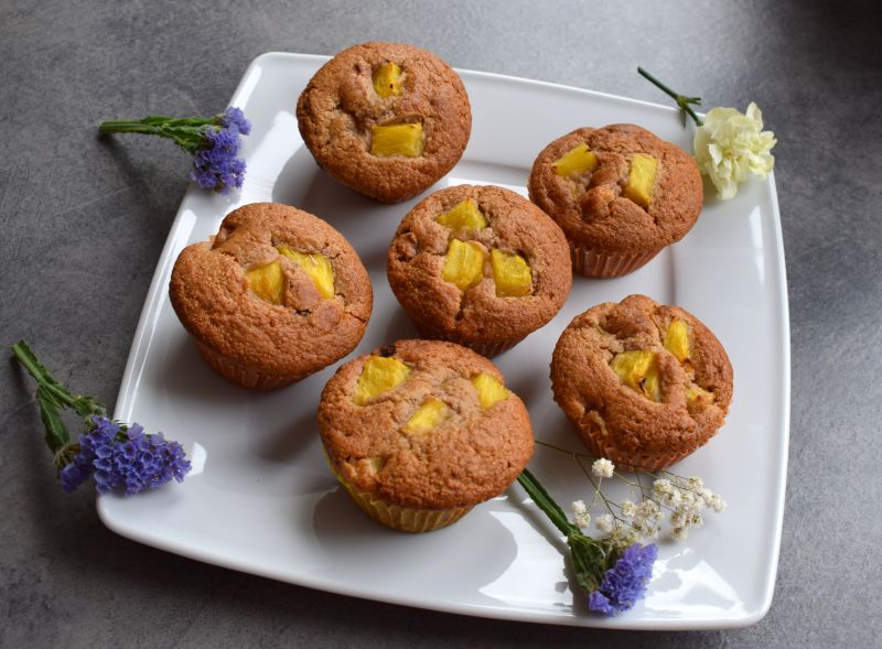 Muffinki ananasowe z kaszą manną (bez jajek)