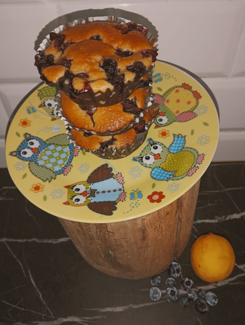 Muffinki cytrynowe z borówką