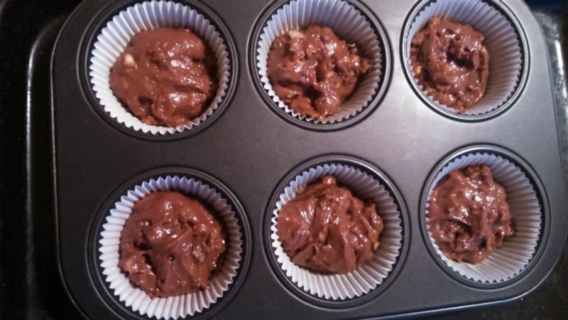 Muffinki czekoladowe z orzechami